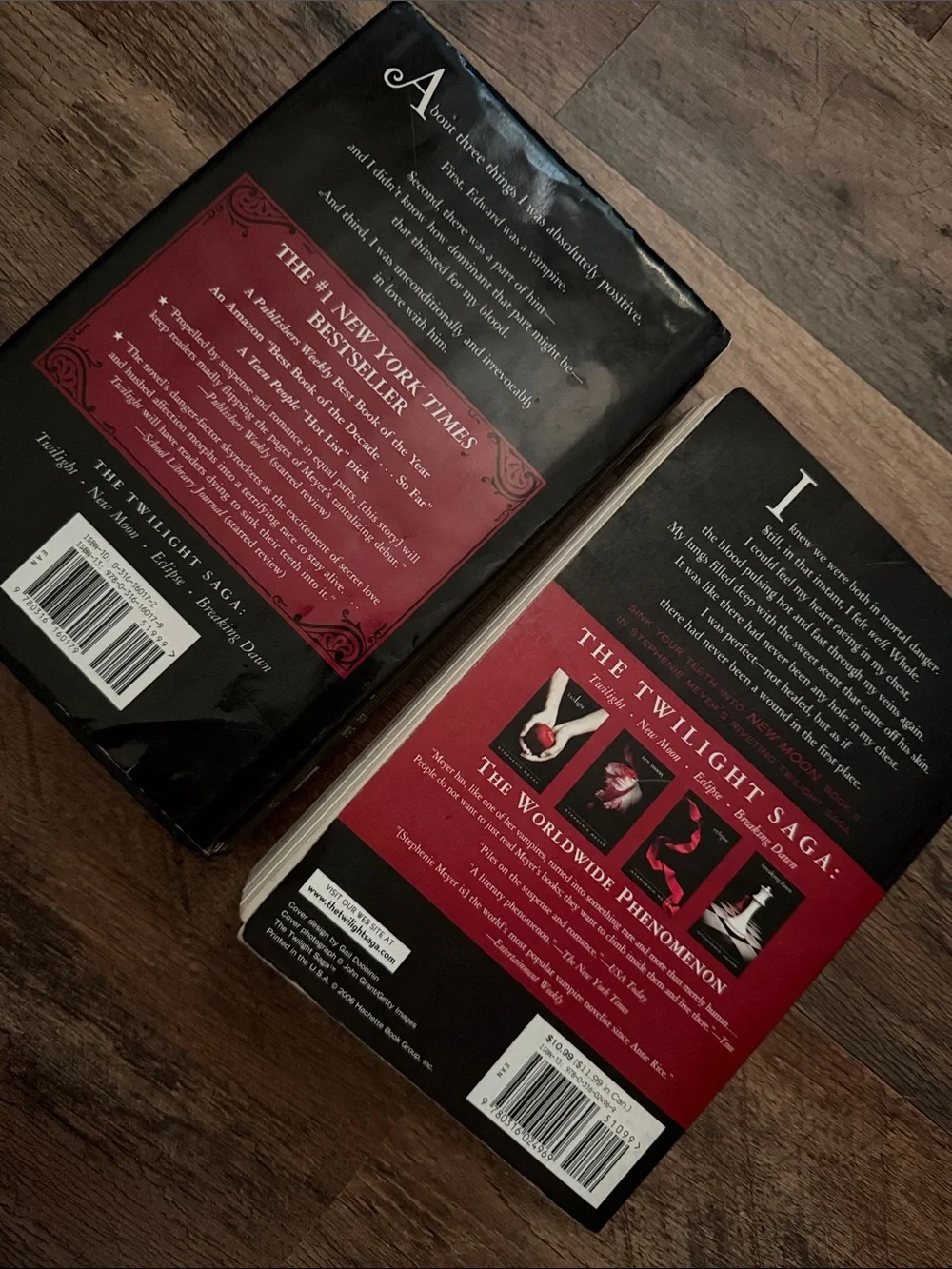 Twilight (Hard Cover) & New Moon (Soft Cover) by Stephanie Meyer Book Bundle
